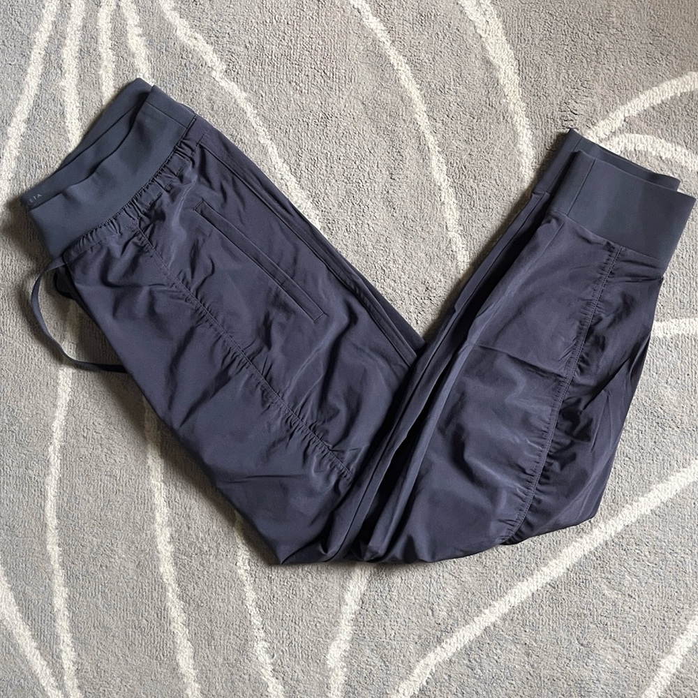 Athleta Attitude Jogger Pant sz 10